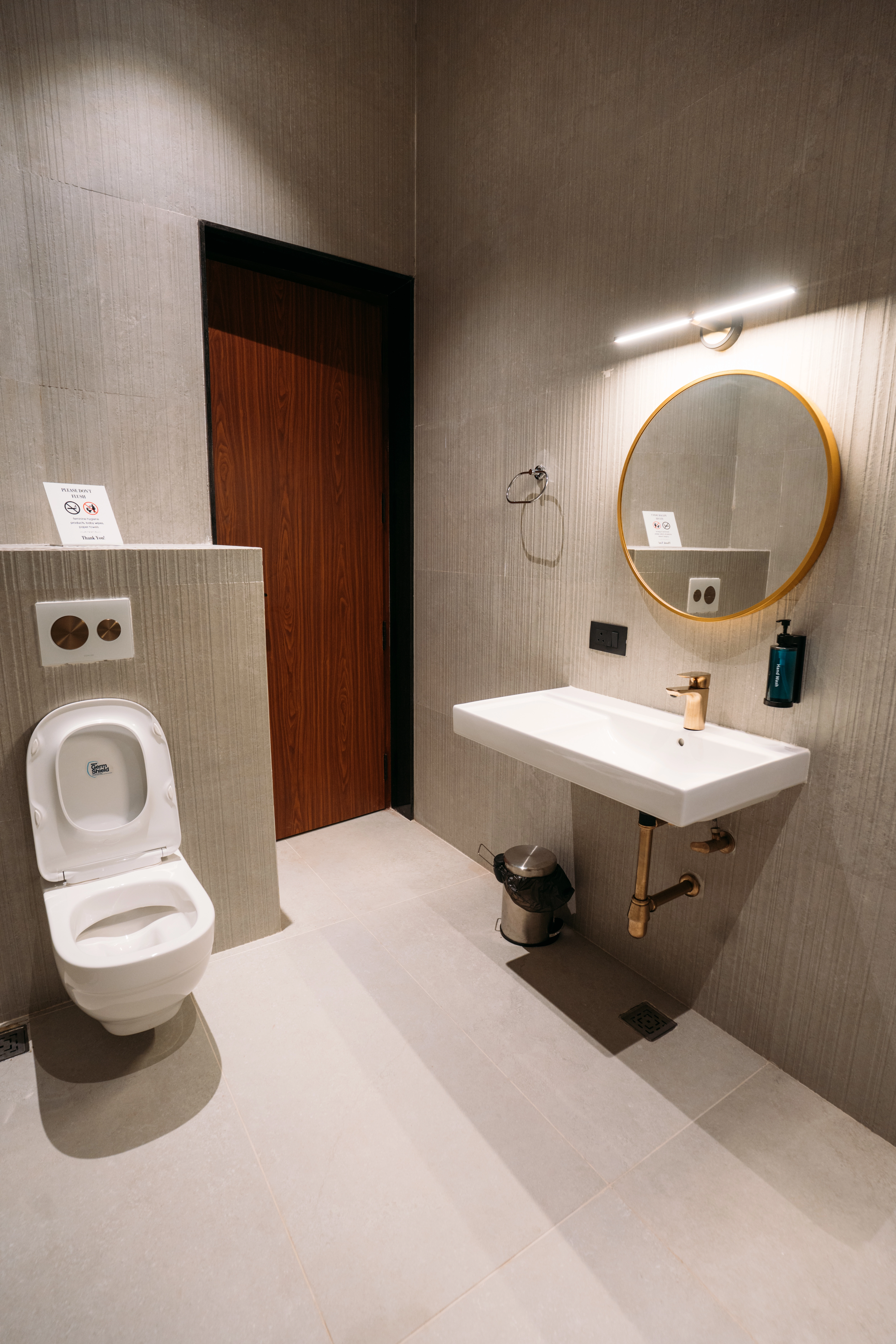 Luxury suite with ocean panorama