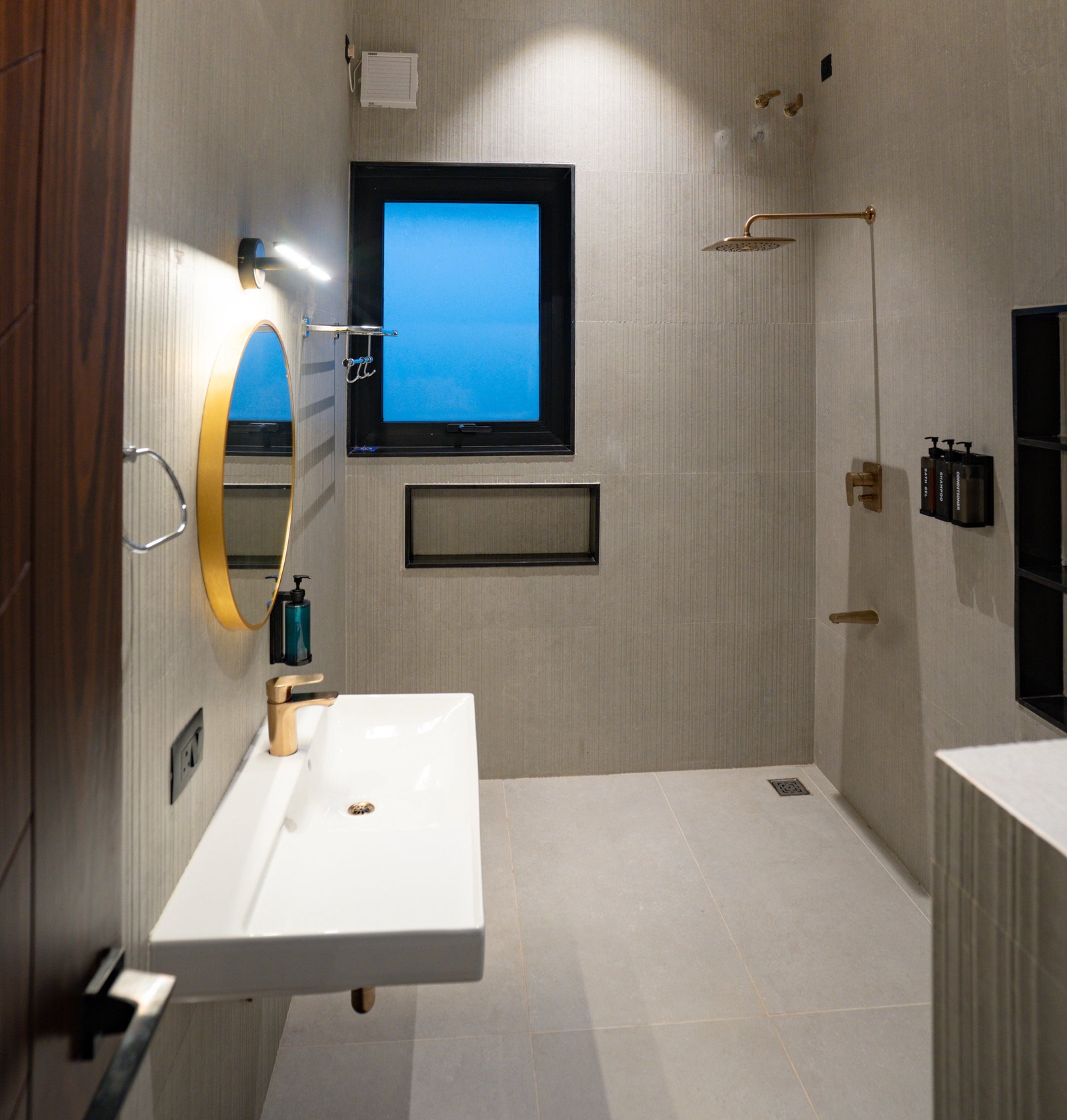 Luxury suite with ocean panorama